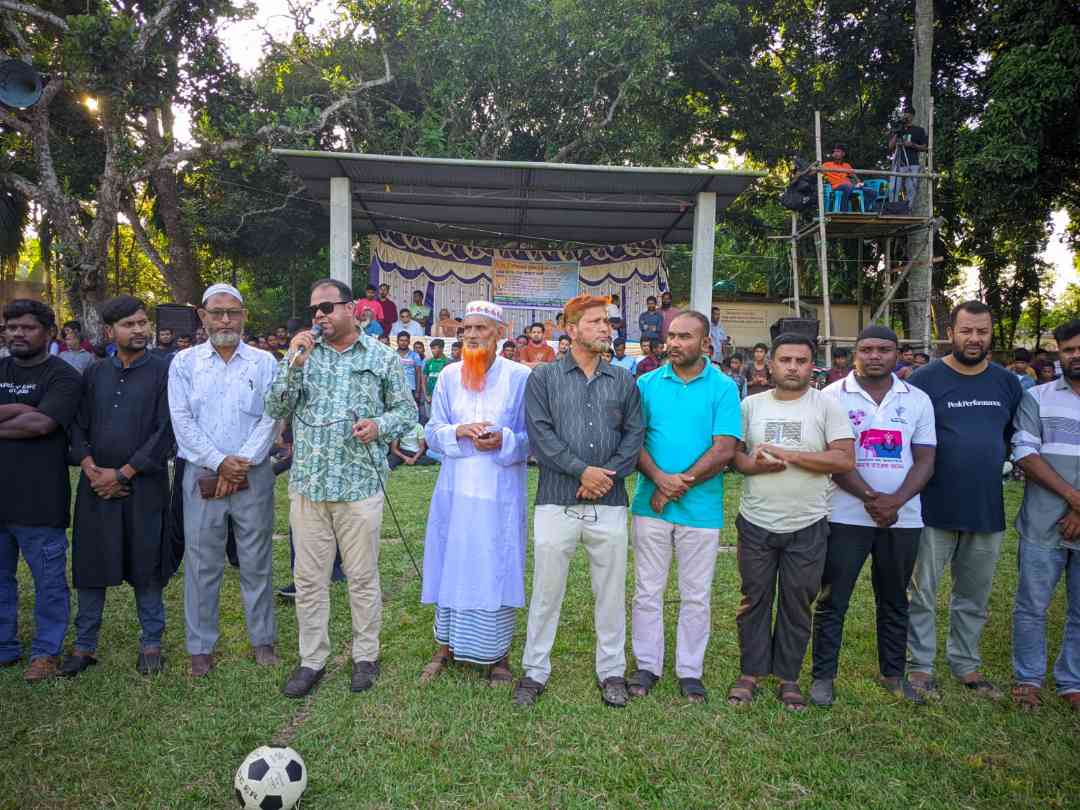 বীরগঞ্জে কেএফটি ফুটবল টুর্নামেন্টের সেমিফাইনাল অনুষ্ঠিত 