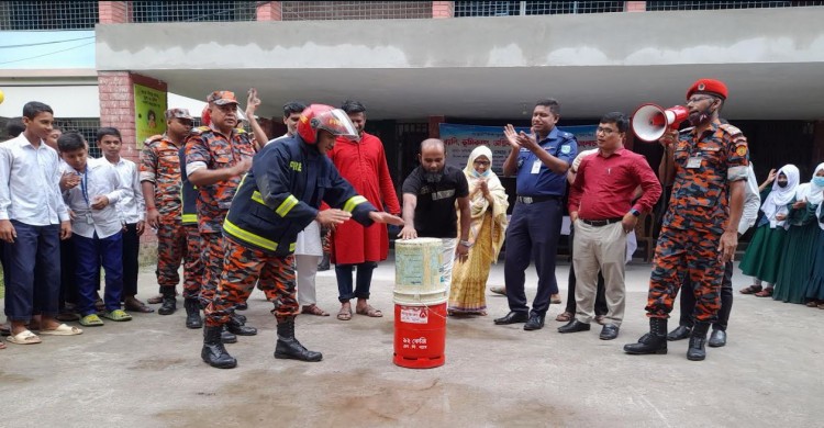 বিরামপুরে আন্তর্জাতিক দুর্যোগ প্রশমন দিবস পালন 