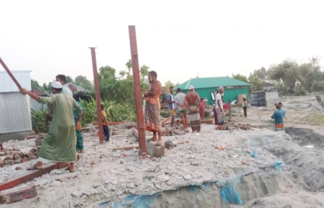 কুড়িগ্রামে লুট হলো সরকারি শিক্ষা প্রতিষ্ঠান 