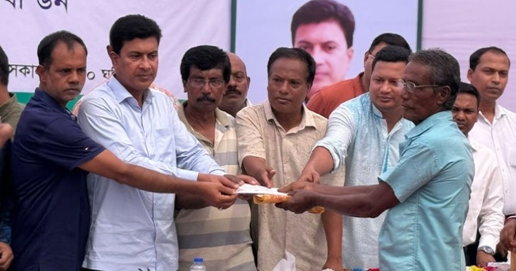 রংপুরে ১৬৪ পূজামণ্ডপে সিটি করপোরেশনের প্রায় ২৫ লাখ টাকা অনুদান