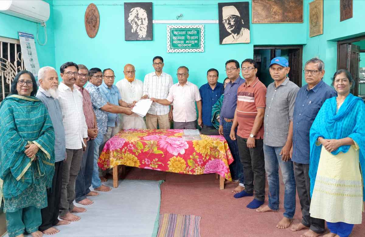 ঐতিহ্যবাহী সাংস্কৃতিক প্রতিষ্ঠান নবরূপীর নির্বাচনে  আব্দুস সামাদ-নজমুল হক পরিষদের মনোনয়নপত্র দাখিল
