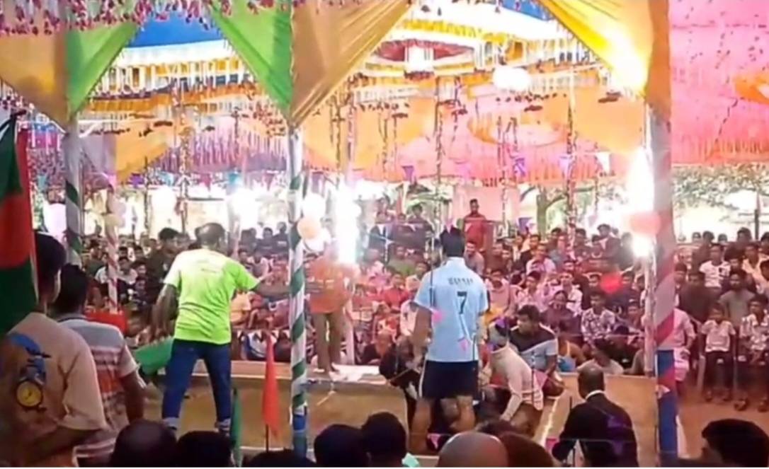 হারানো ঐতিহ্য ফেরাতে নবাবগঞ্জে হাডুডু খেলা অনুষ্ঠিত