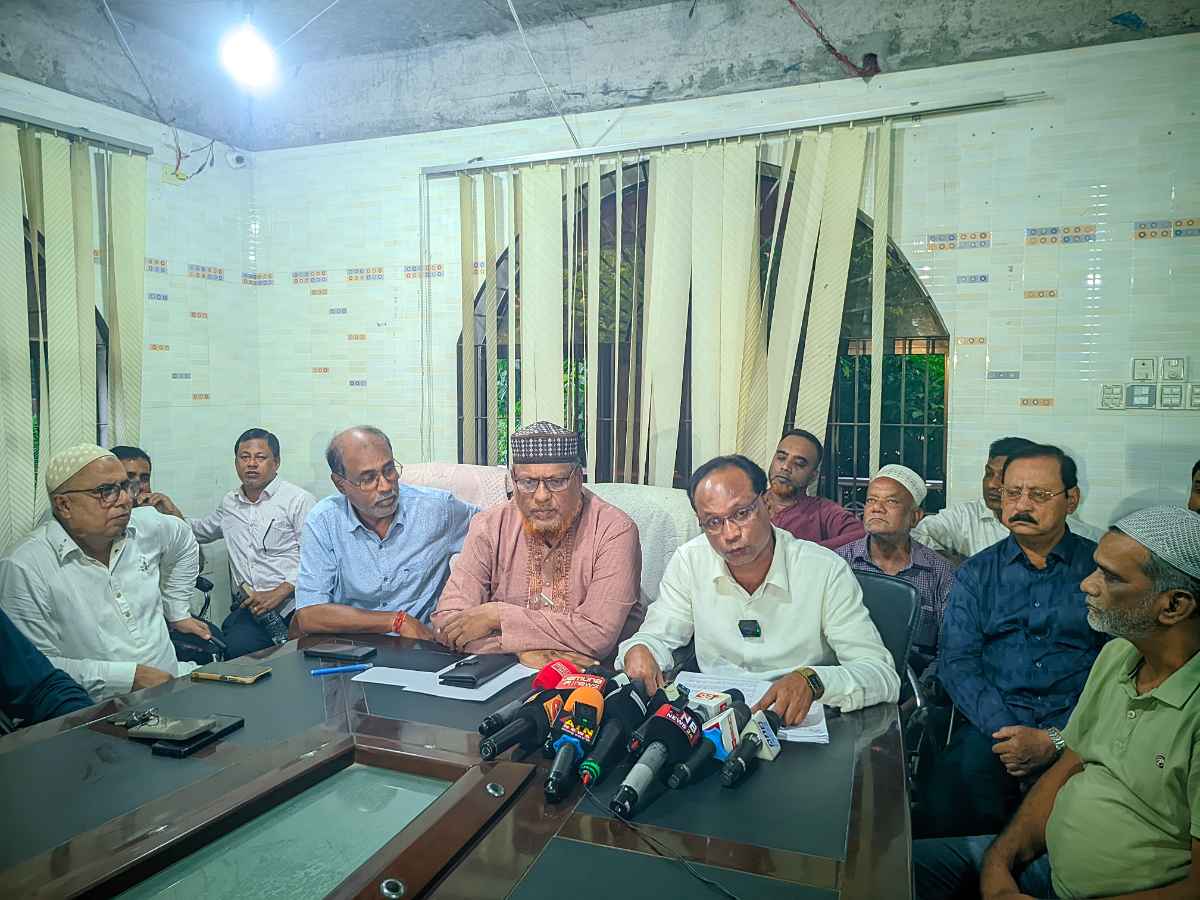 ২০ বছরের পুরোনো বাসের ফিটনেস না দিলে ধর্মঘটের হুঁশিয়ারি