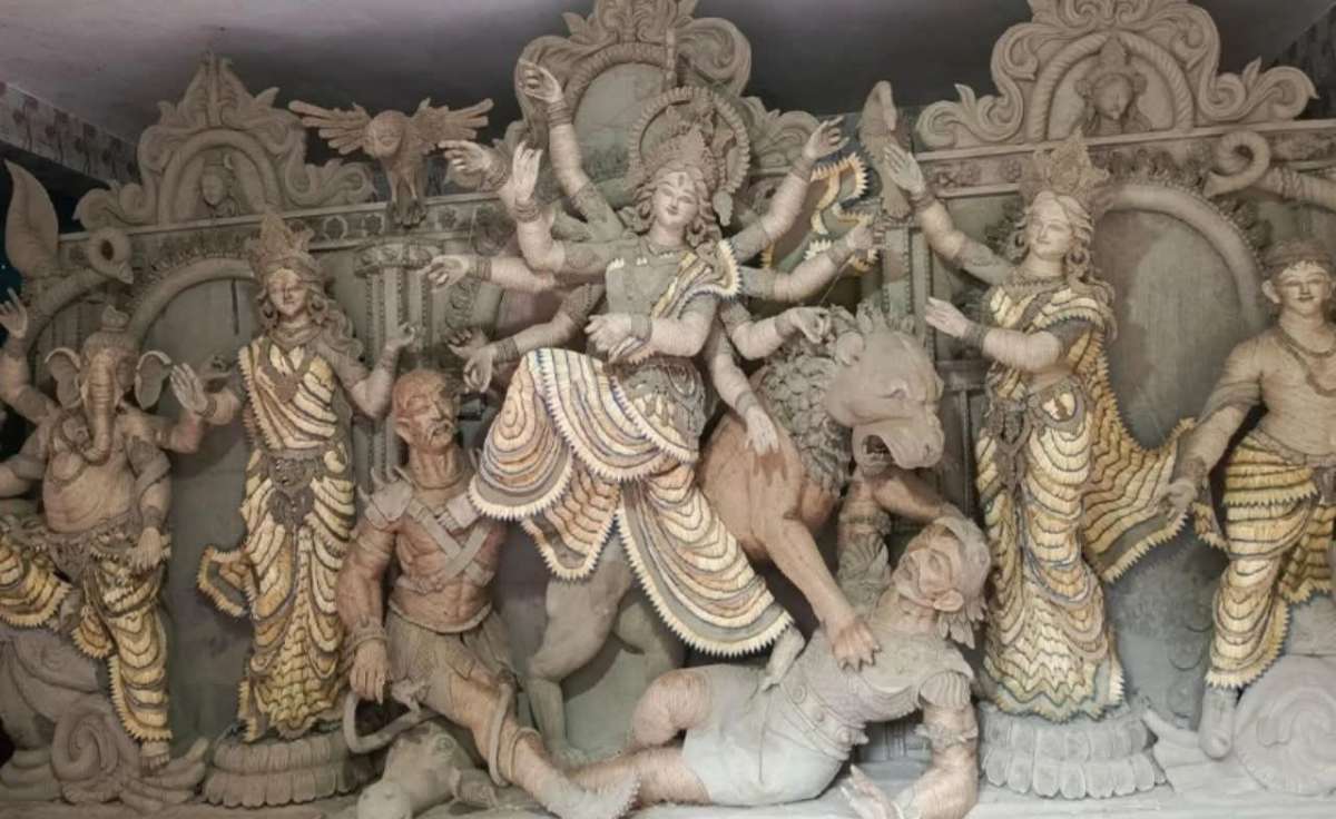 প্রতিমা থেকে দেশলাই কাঠি অপসারণের নির্দেশ দিয়েছে জেলা প্রশাসন