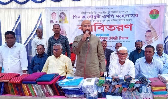 বিরলে সনাতন ধর্মাবলম্বীদের মাঝে বস্ত্র বিতরণ