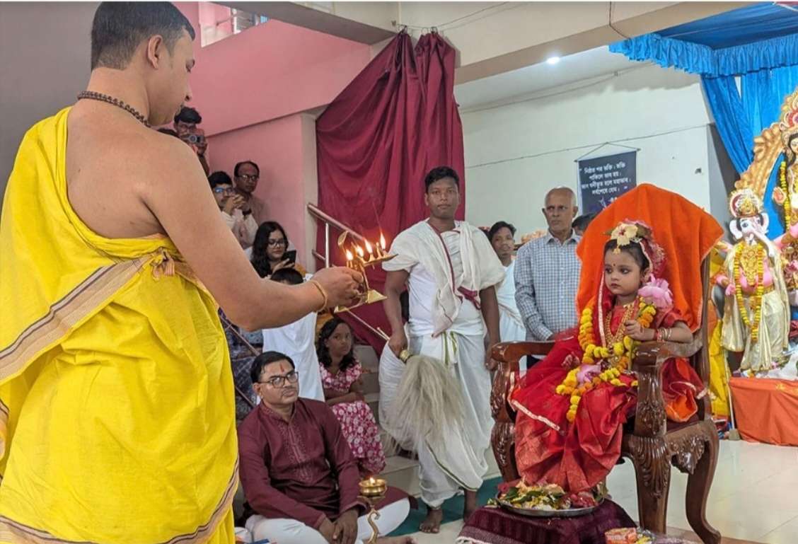 রংপুরে কুমারী পূজায় উপচে পড়া ভিড়