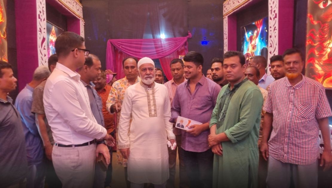 ফুলবাড়ীতে পূজামণ্ডপ পরিদর্শন এমপির