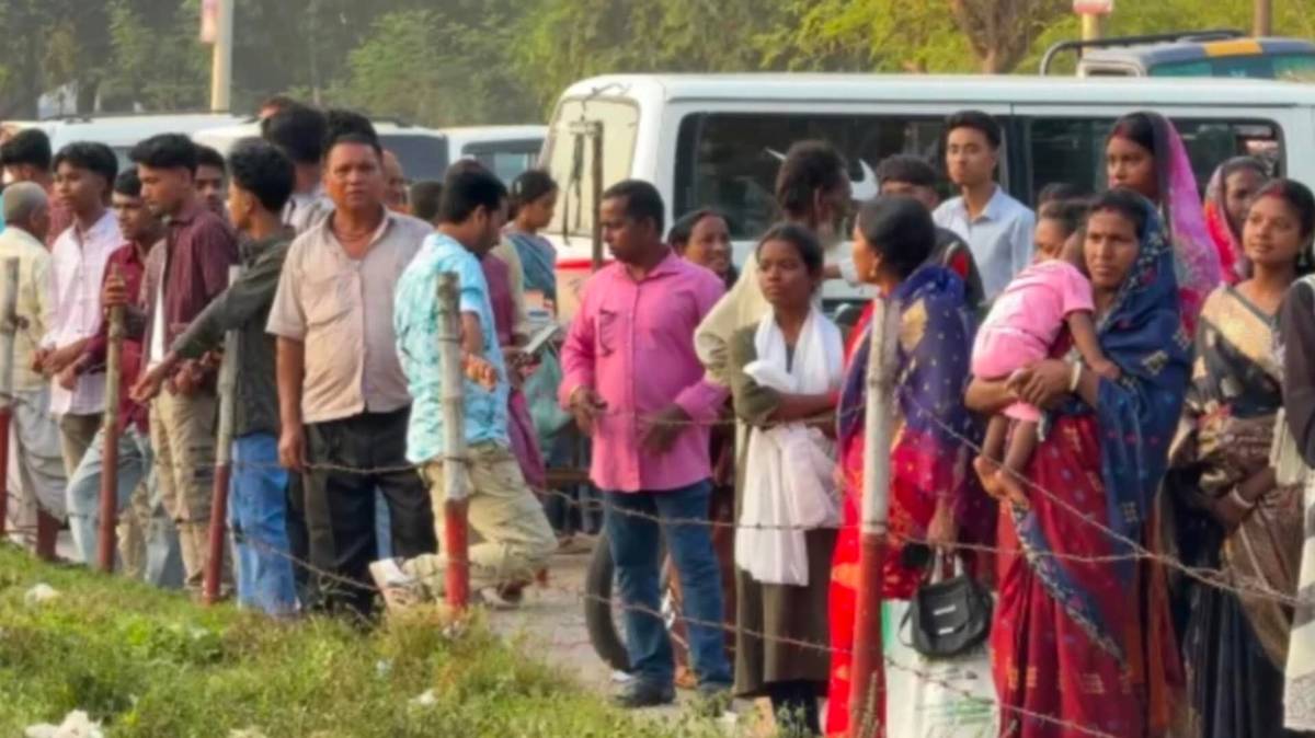 সীমান্তে ভালোবাসার টান: কাঁটাতারের ওপারে স্বজন, এপারে অপূর্ণ ইচ্ছা ও আক্ষেপ