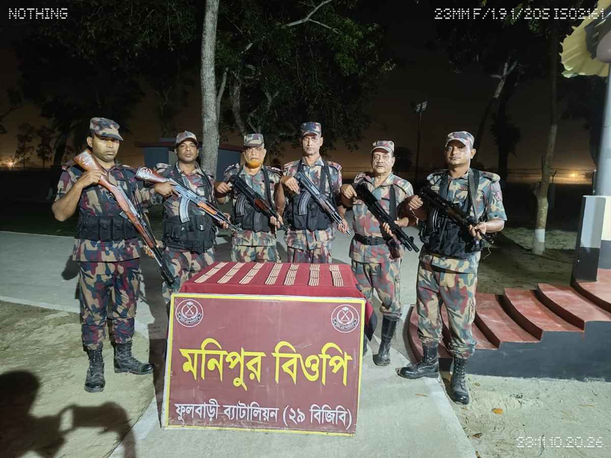 ভারতীয় নেশাজাতীয় ট্যাবলেট এবং বাংলাদেশী যৌন উত্তেজক সিরাপ আটক