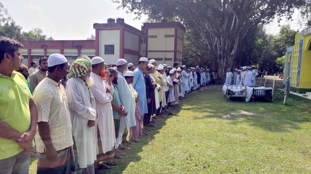 দিনাজপুরে মায়ের মৃত্যুশোকে ছেলের মৃত্যু, একসঙ্গে জানাজা