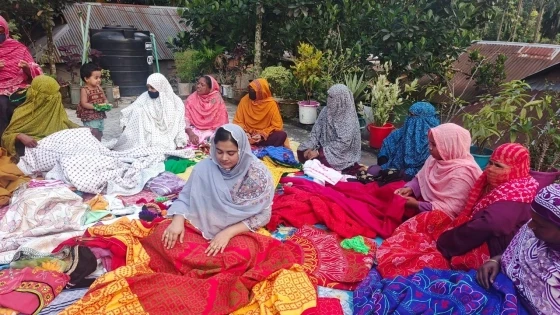 উচ্চশিক্ষা অর্জন করেও চাকুরী না পাওয়া জেমি এখন সফল উদ্যােক্তা