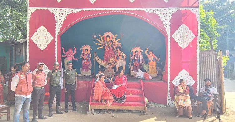 রংপুর কৃষক লীগ নেতার বিরুদ্ধে মন্দিরের নামে জমি দখলের অভিযোগ উঠেছে
