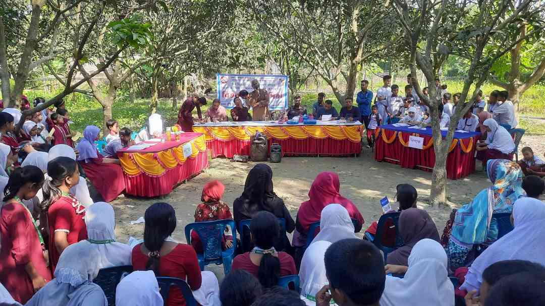 বিরামপুরে মাদকের বিরুদ্ধে সচেতনতার লক্ষ্যে বিতর্ক প্রতিযোগিতা