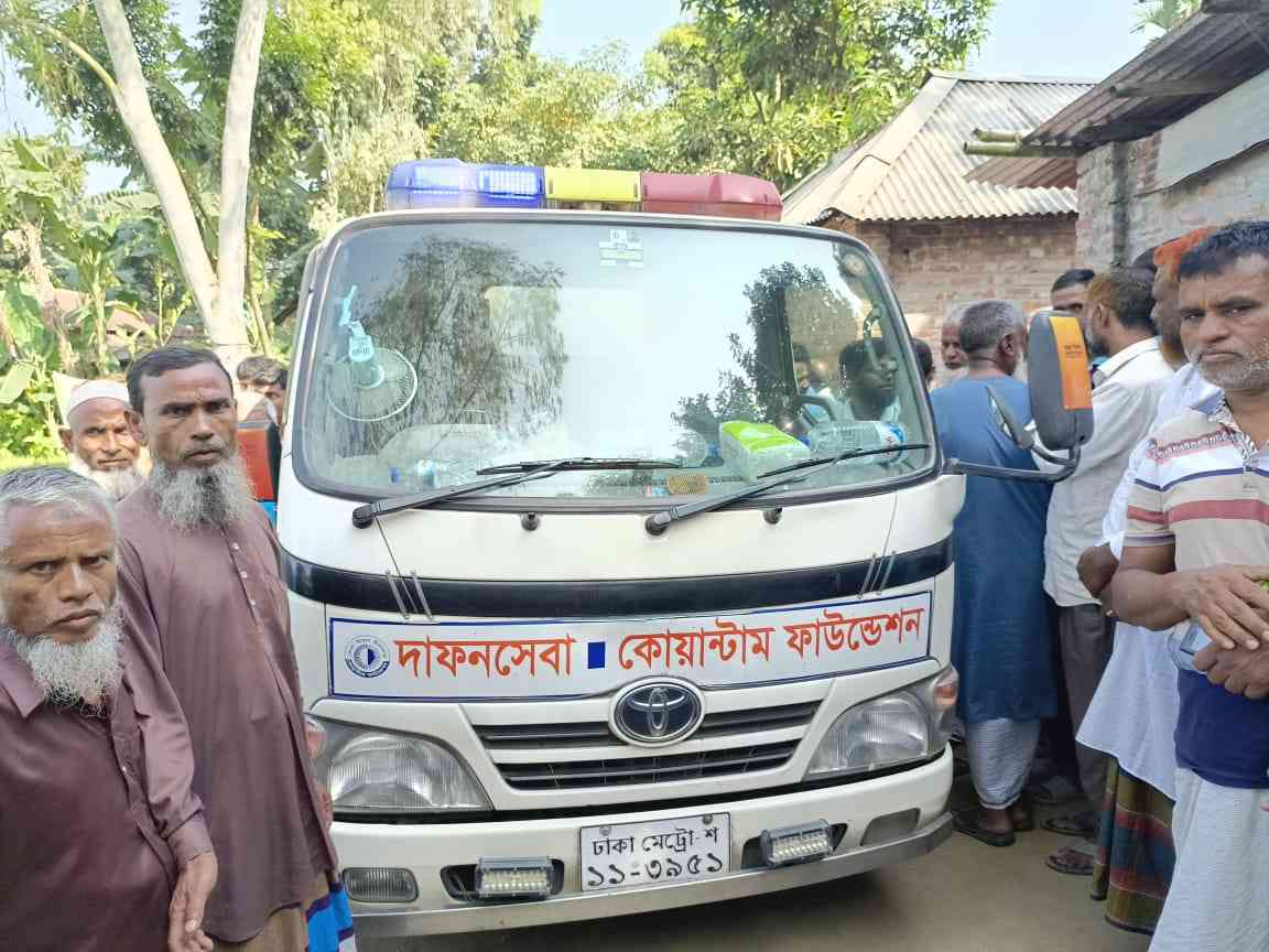 বীরগঞ্জের মেধাবী শিক্ষার্থী মনিরার স্বপ্ন থামল সড়কে, শোকে স্তব্ধ স্বজনেরা