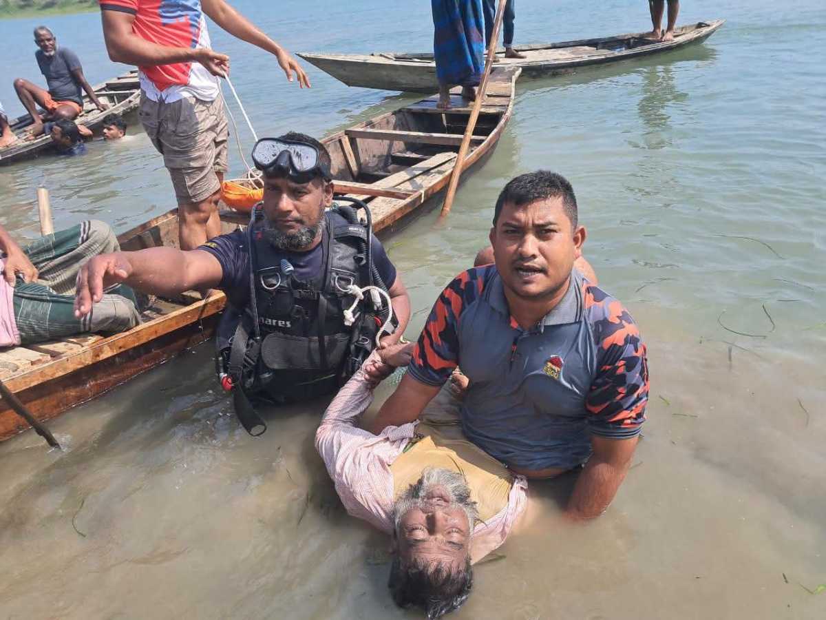 দিনাজপুরে পুর্ণভবা নদীতে নৌকা ডুবে এক কৃষকের মৃত্যু