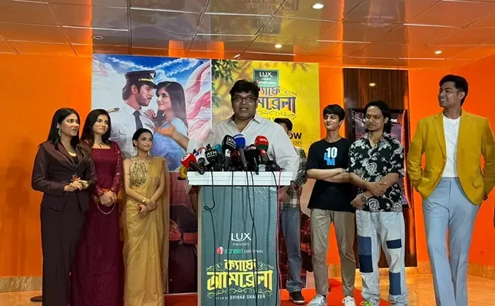 আইস্ক্রিনে এলো ‘ক্যাফে আমব্রেলা’